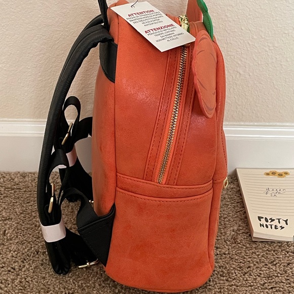 2019 Pumpkin Mickey Loungefly backpack - Picture 3 of 4